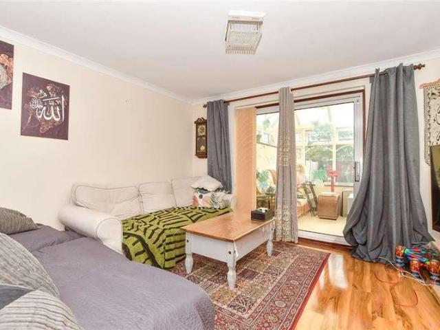 House for sale in Laindon, Essex