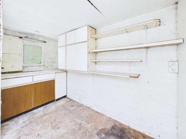 House for sale in London Borough of Croydon, Sanderstead