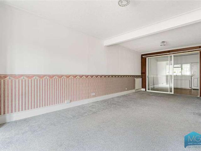 House for sale in Winchmore Hill, Edmonton