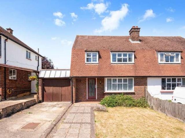 House for sale in Woodcote, Epsom