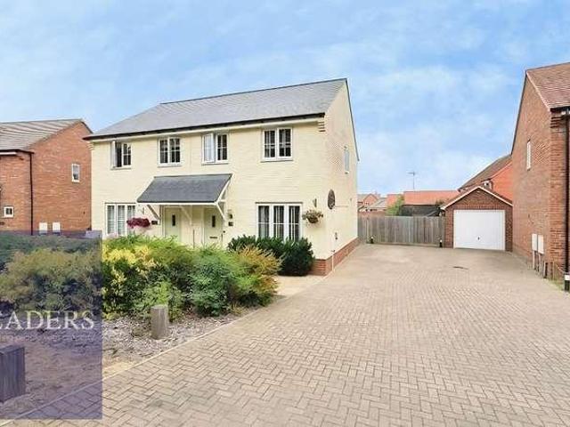 House for sale in Chipping Hill, Essex