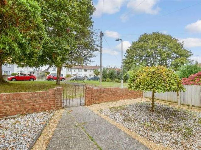 House for sale in Lower Walmer, Ash
