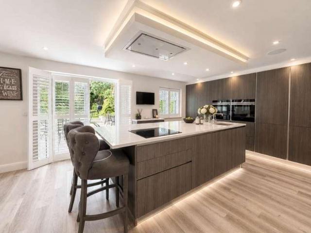 House for sale in Elstree and Borehamwood, Borehamwood