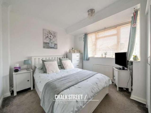 House for sale in Elm Park, Greater London