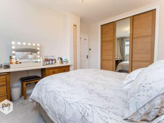 House for sale in Bradshaw, Lee Bank