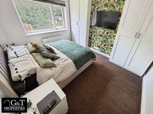 House for sale in Dixons Green, West Midlands
