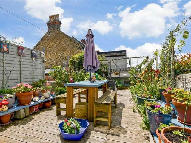 House for sale in East Cliff, Acol