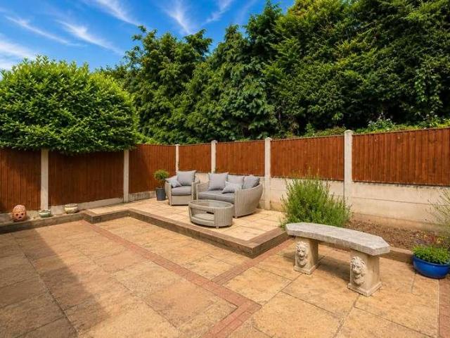 House for sale in Gedling, East Midlands