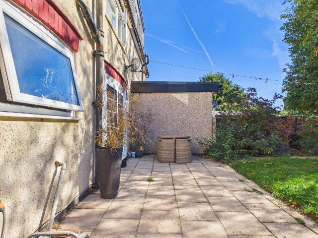 House for sale in Kingswood, Watford