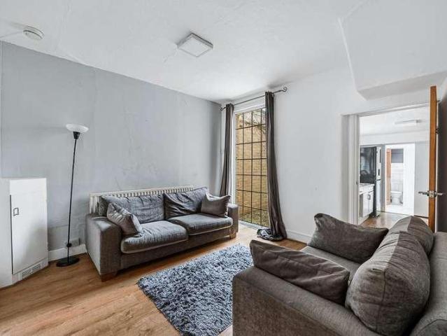 House for sale in West Ealing, Greater London