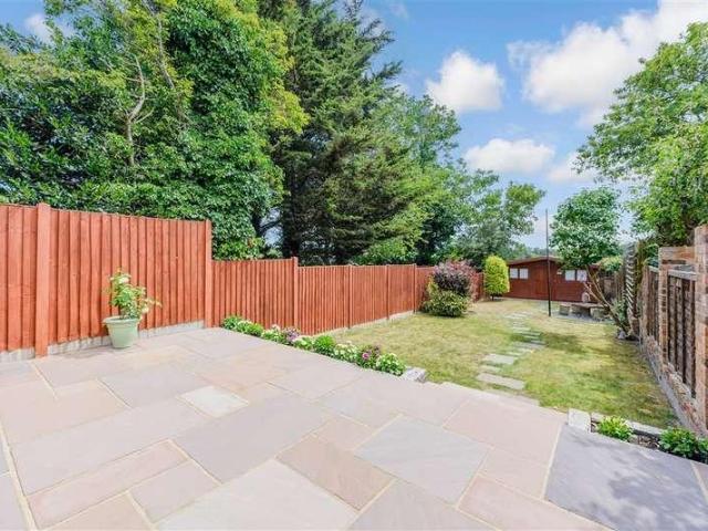 House for sale in Hawley, Monks Orchard