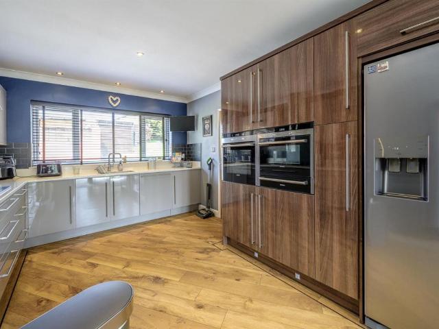 House for sale in Cradley, West Midlands