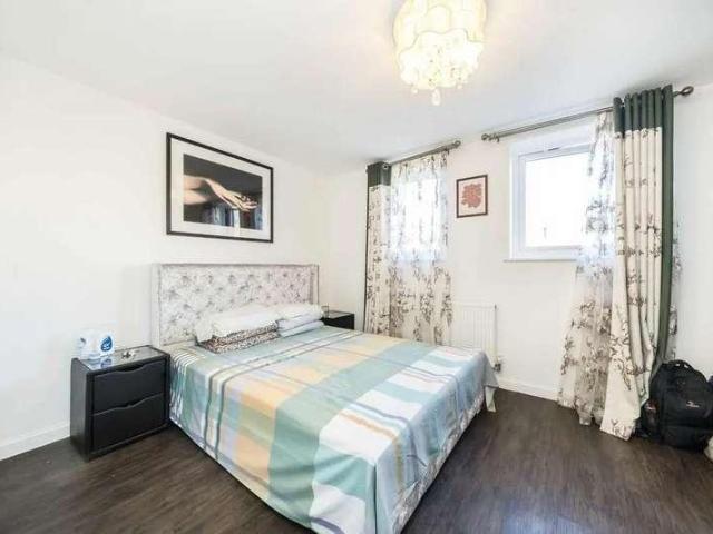 House for sale in Colindale, Greater London