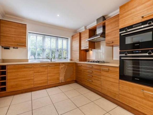 House for sale in Hartley Wintney, Hart
