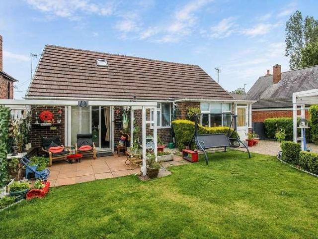 House for sale in Crigglestone, West Yorkshire