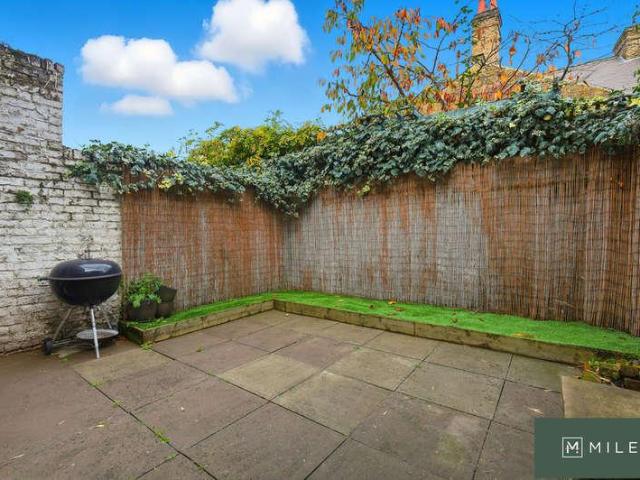 House for sale in Harlesden, Greater London