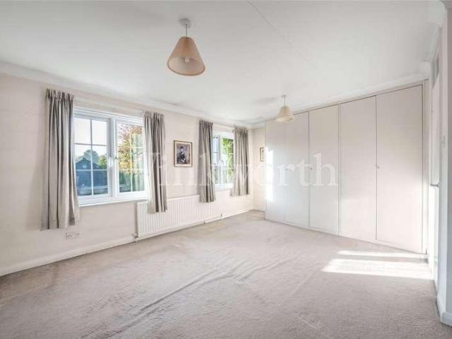 House for sale in London Borough of Barnet, Greater London