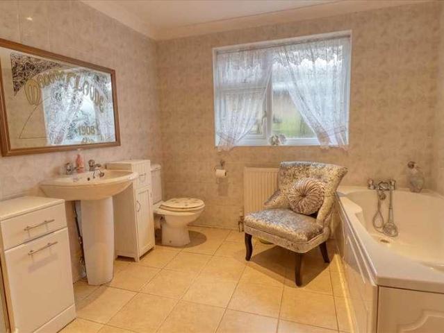 House for sale in Dale Hill, Essex