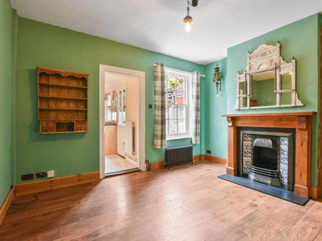 House for sale in Longport, The Bridge