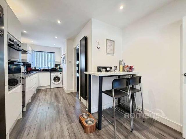 House for sale in Farnborough Park, Rushmoor