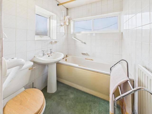 House for sale in Crossflatts, West Yorkshire