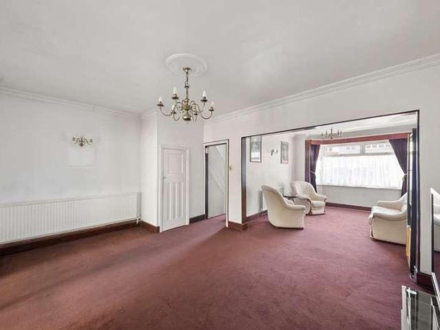 House for sale in London Borough of Ealing, Greenford