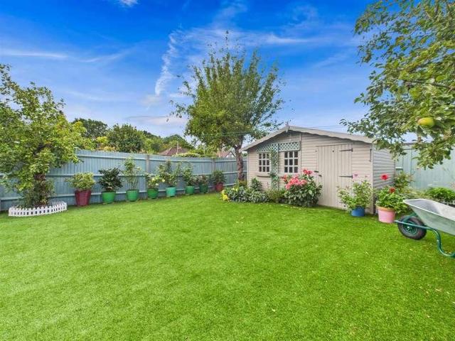 House for sale in Ickenham, Greater London