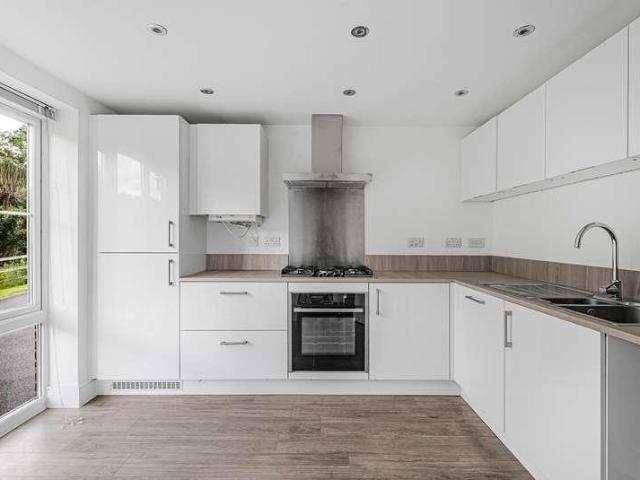 House for sale in Thrupp, School House