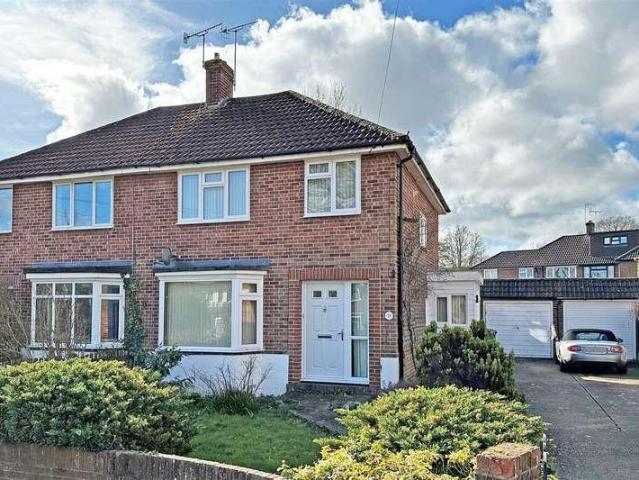 House for sale in Woodhatch, Red Hill