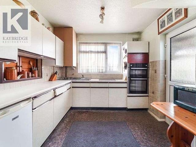 House for sale in Hook, Greater London