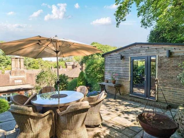House for sale in Busbridge, Fole