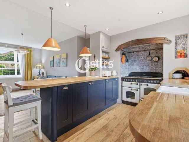 House for sale in Greater London
