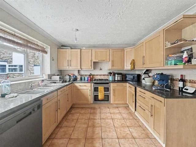 House for sale in Ashlyns Estate, Pouchen End