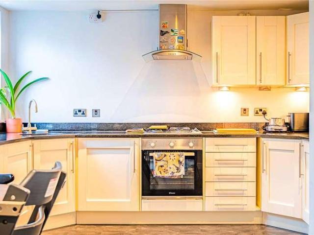 House for sale in Eaton Bray, Central Bedfordshire