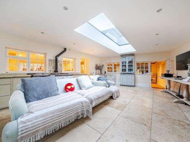 House for sale in Black Bourton, Oxfordshire
