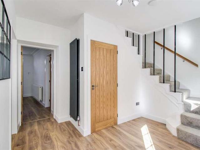 House for sale in Newmillerdam, West Yorkshire