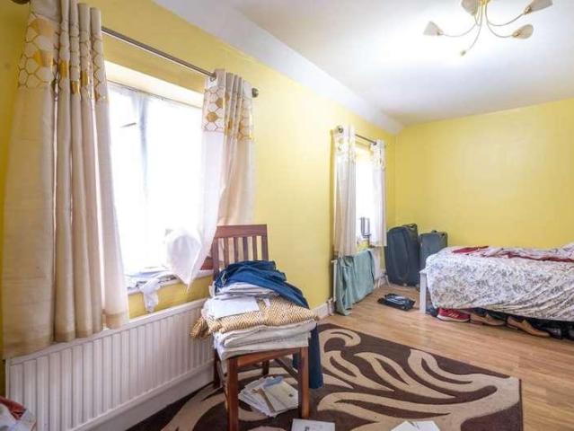 House for sale in E13, London