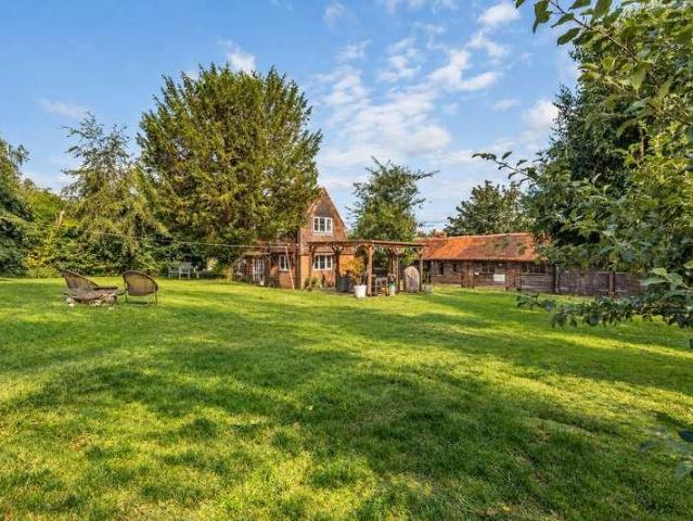 House for sale in Wheelerstreet, Waverley