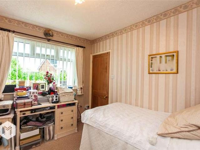 House for sale in Kirklees, Bury