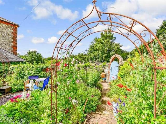 House for sale in Arundel, Clapham