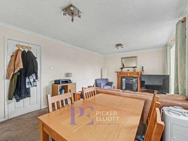 House for sale in Barwell, Barton
