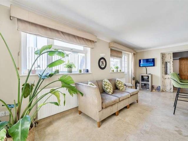House for sale in Little Sandhurst