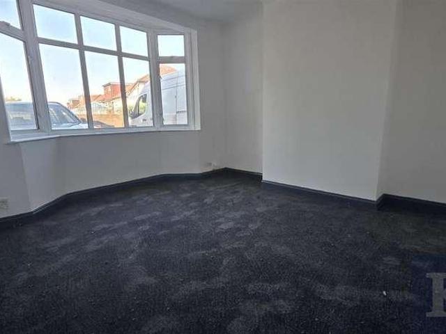 House for sale in Yeading, Greater London