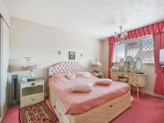 House for sale in West Ewell, Ewell