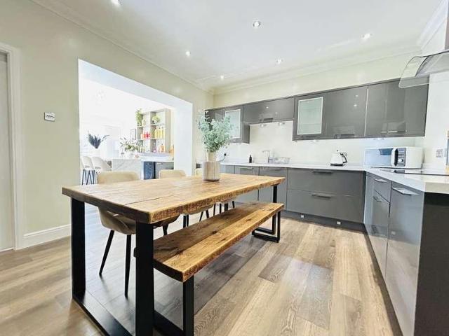 House for sale in Esh
