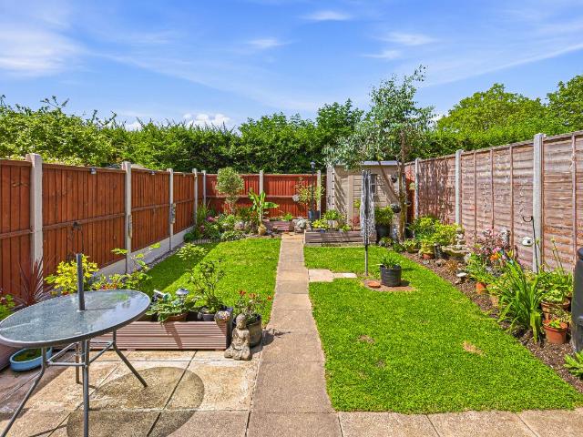 House for sale in Elm Park, Greater London