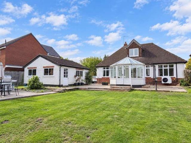 House for sale in Warwick