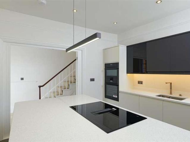 House for sale in Longport, The Bridge