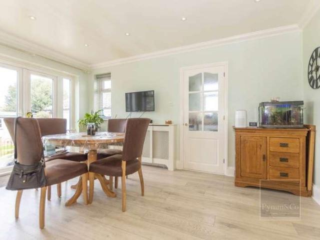 House for sale in Heartsease, East Bank