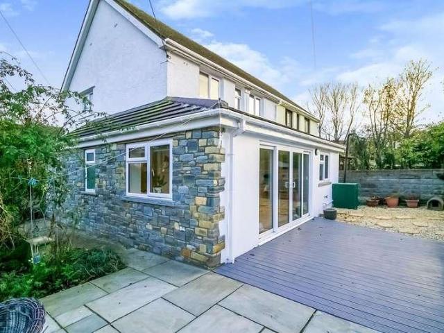 House for sale in Gileston, Wales